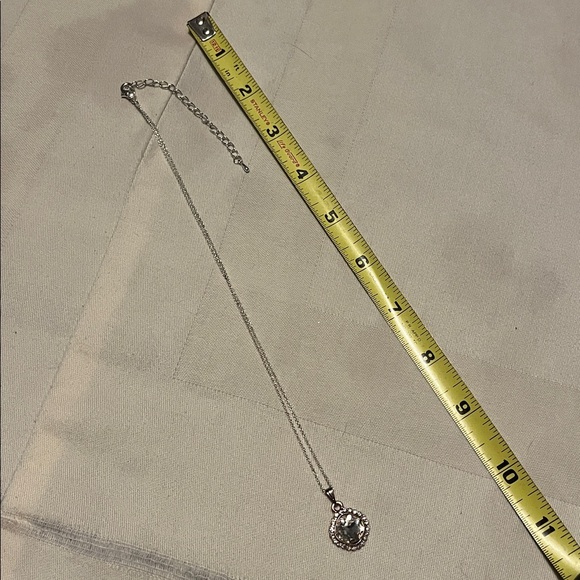 Elegant Silver Pendant Necklace - Picture 2 of 6